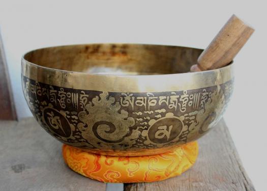 Tibetan Singing Bowl 26cm x 11cm, Shanka, 7 Metals, Note "G" - Gallery